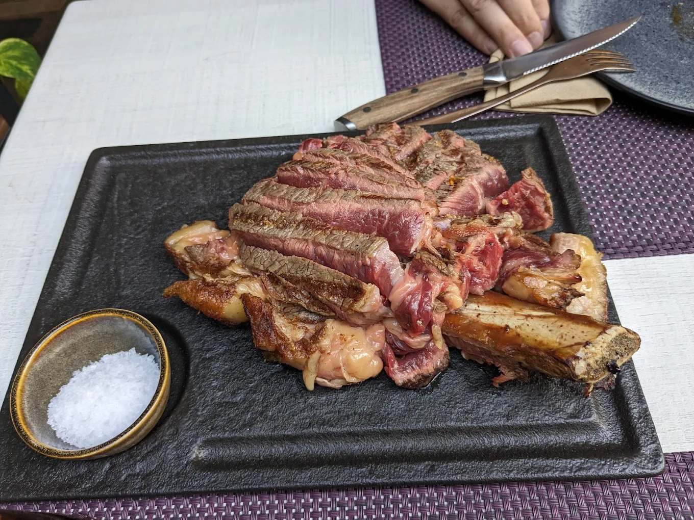 Carne madurada a la brasa
